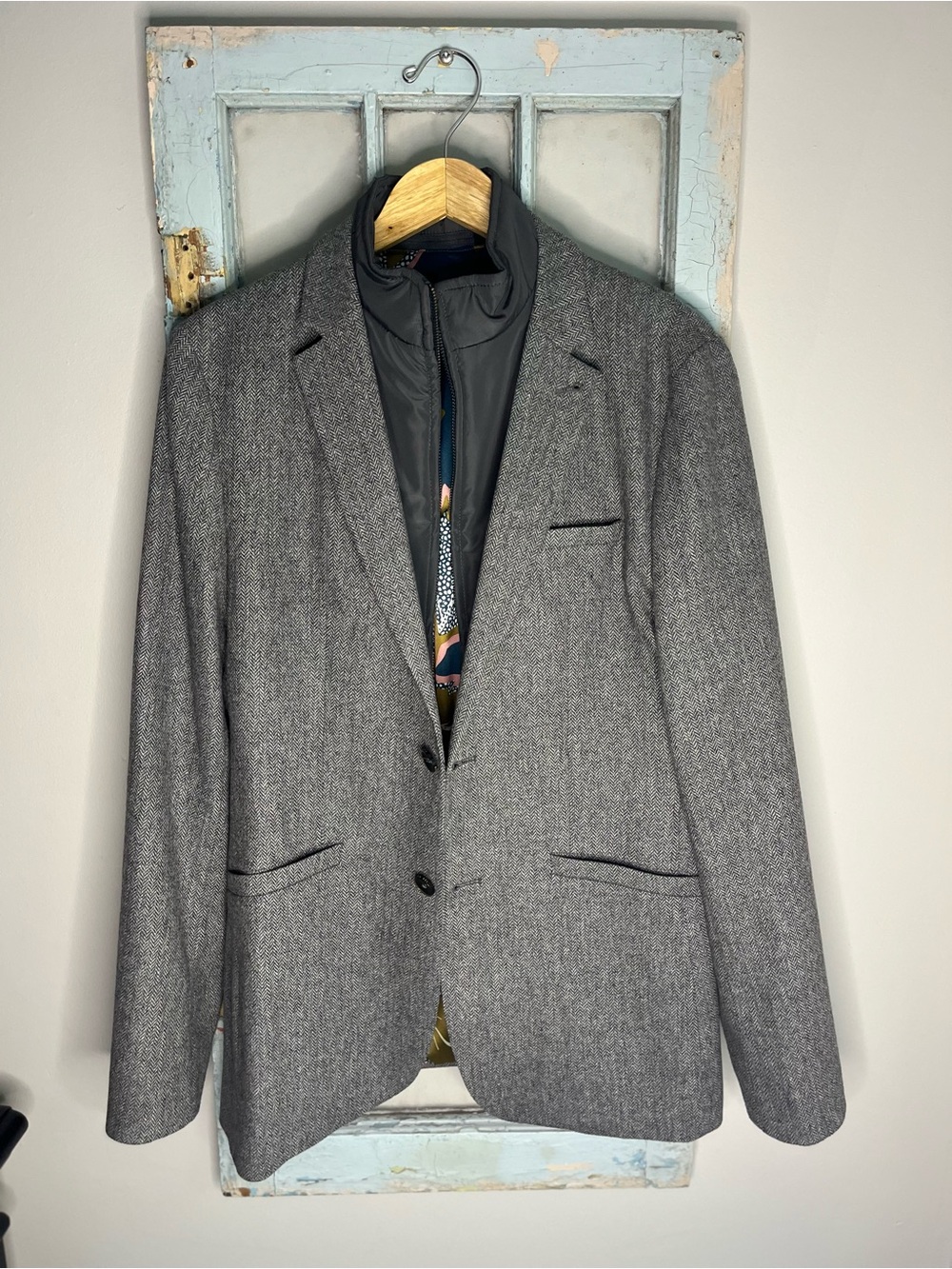 Ted Baker Gray Herringbone Blazer with Removable Puffer Zip Bib Lining Size 3